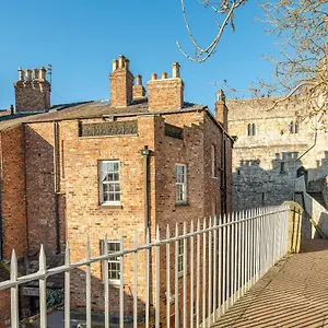 Walls View York